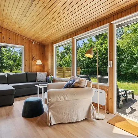 Aukusti - 375m From The Sea By Interhome Klint